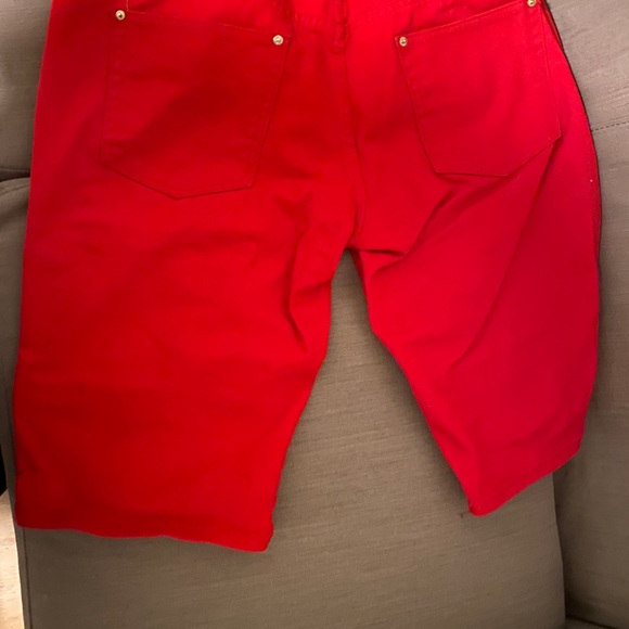 Men’s red denim shorts - Picture 5 of 5